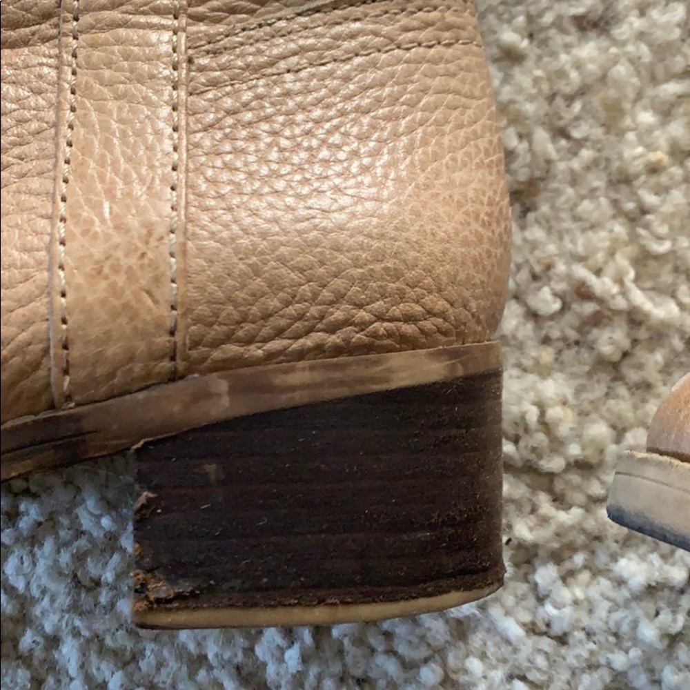 Boots - Picture 4 of 6